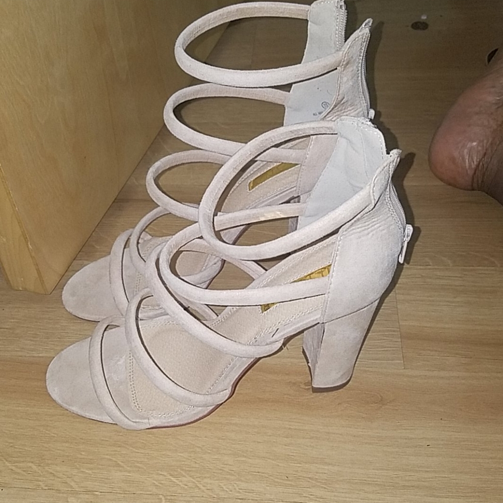 Sandals - Picture 2 of 3